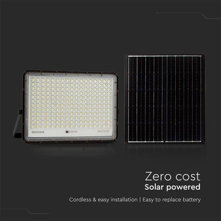 Proyector LED solar de 2600 lm, mando a distancia, temperatura de color de 6400 K
